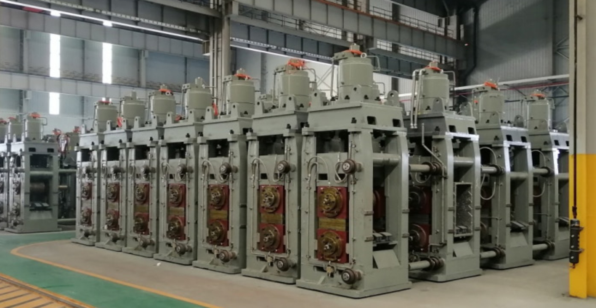 重 (轻) 压下拉矫机 SWM الضغط الثقيل (الخفيف)